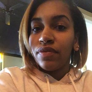 Meet your Posher, Maya